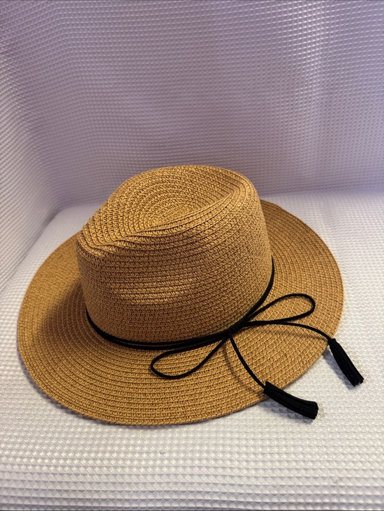 Accessories - Panama style Fedora with suede tassel band beach sun paper straw hat NWOT